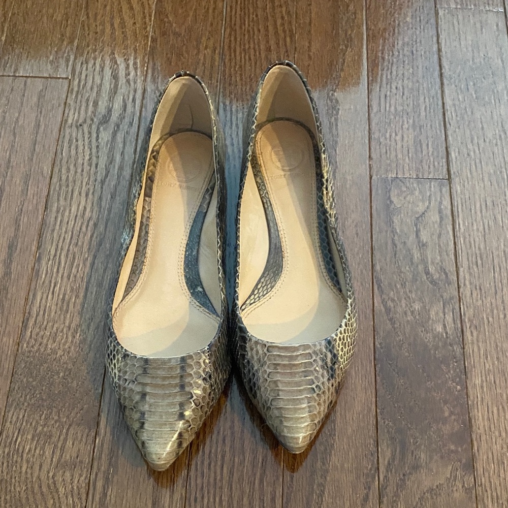 Tory Burch Snakeskin Flats - Size 6